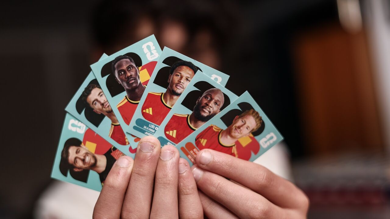 Minstens 1.500 euro voor een vol album: hoe de Panini-hype je een flinke duit kan kosten