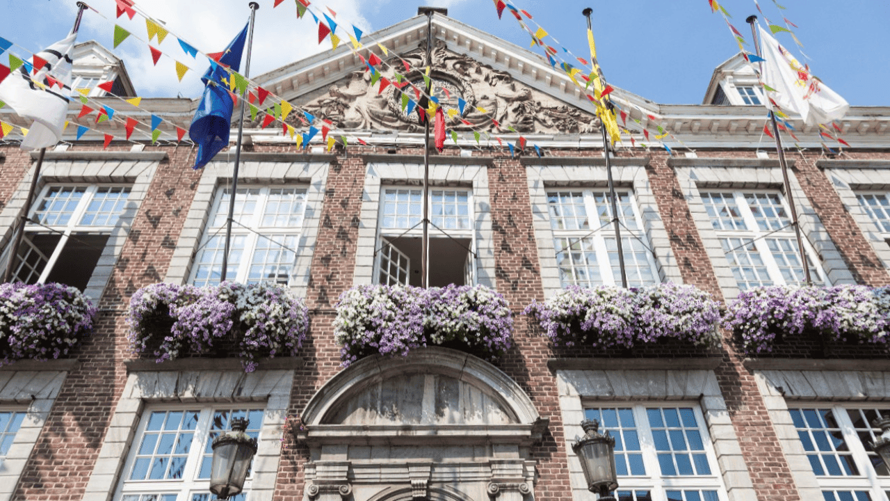 Hasselt is goedkoopste centrumstad om te trouwen: vrijwilligers houden huwelijkstarief op 50 euro