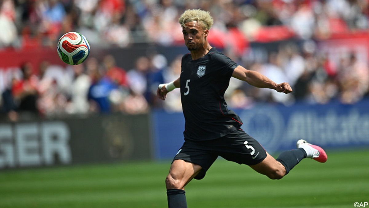 Antonee Robinson warmt Amerikaans publiek op met heerlijke pegel, maar Duitsland gaat met oefenzege aan de haal