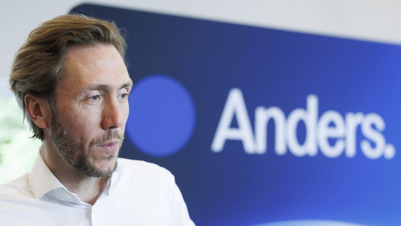 Anders heet nu ook in de statuten 'Anders': "We hebben vandaag letterlijk de VLD begraven"