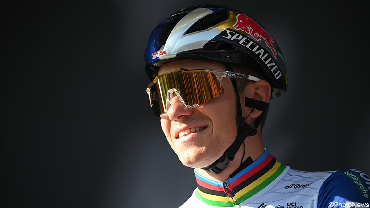 Klaas Lodewyck drukt gerucht rond Remco Evenepoel de kop in: "Zijn fiets is hier omdat het logistiek makkelijk is"