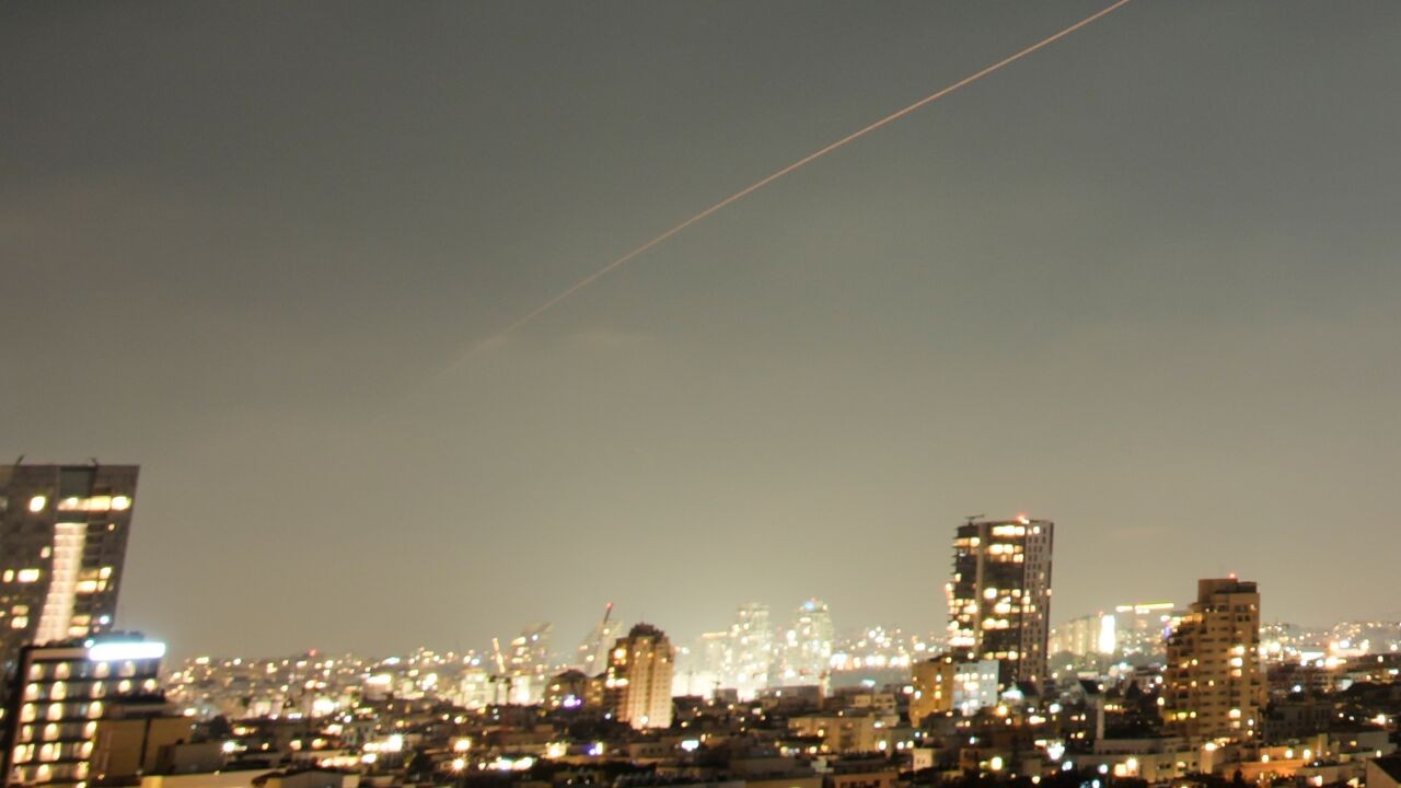 Waarom heeft Iran Israël aangevallen? En waarom net nu?