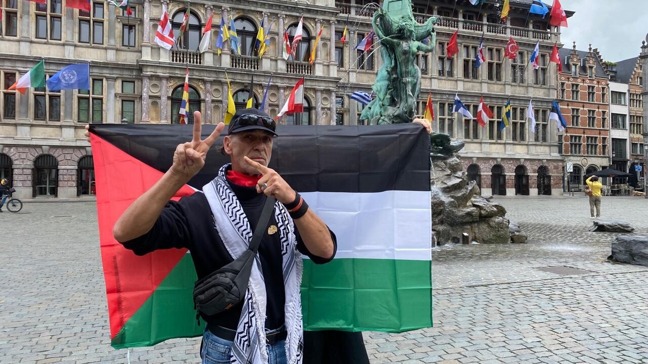 Twee pro-Palestijnse actievoerders gearresteerd bij protest tegen vlag Israël aan stadhuis Antwerpen