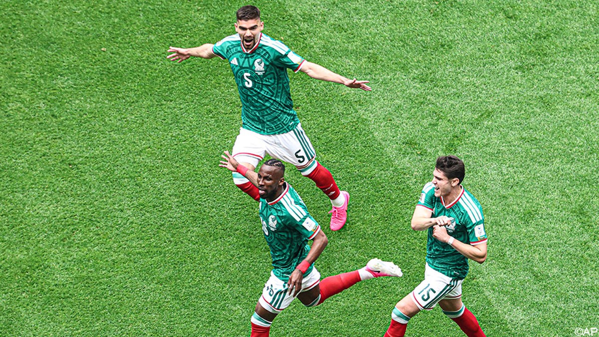 LIVESTREAM: Kan Zuid-Afrika van Broos nog reageren na achterstand én rode kaart tegen heersend Mexico?