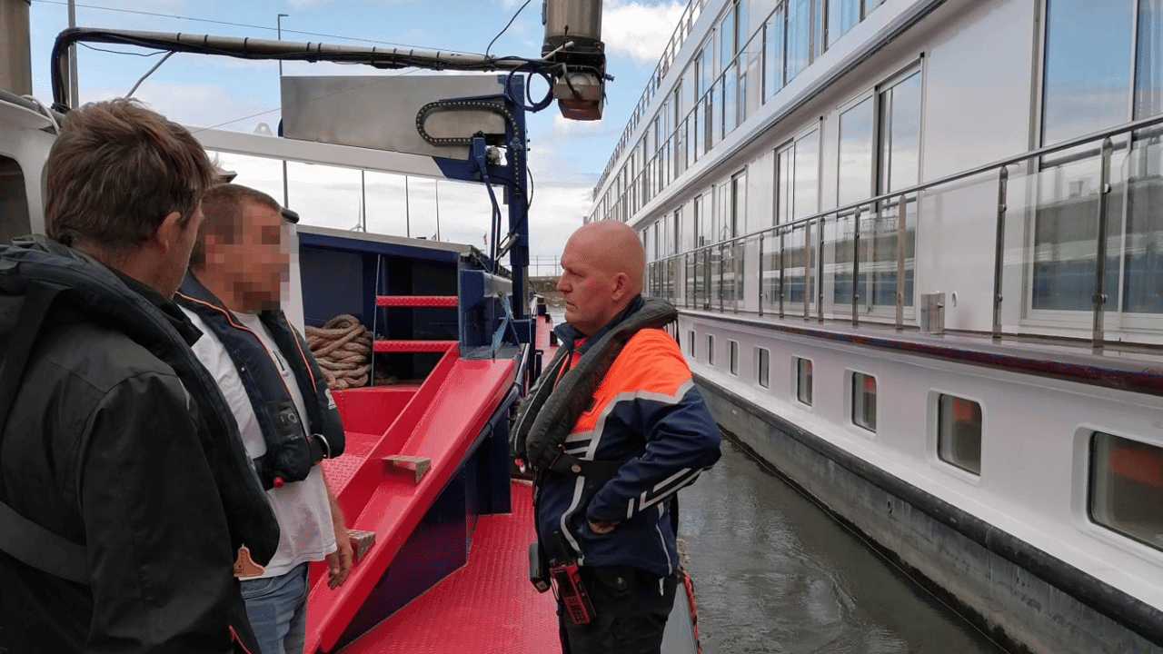 Schipper riviercruise met 106 passagiers blaast positief bij alcoholcontrole op Albertkanaal