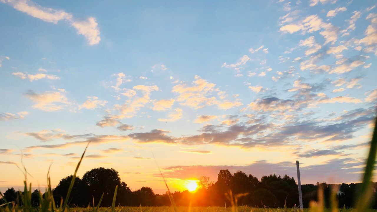Zon schuilt nog even achter wolken, maar vanaf morgen opklaringen en 25 graden