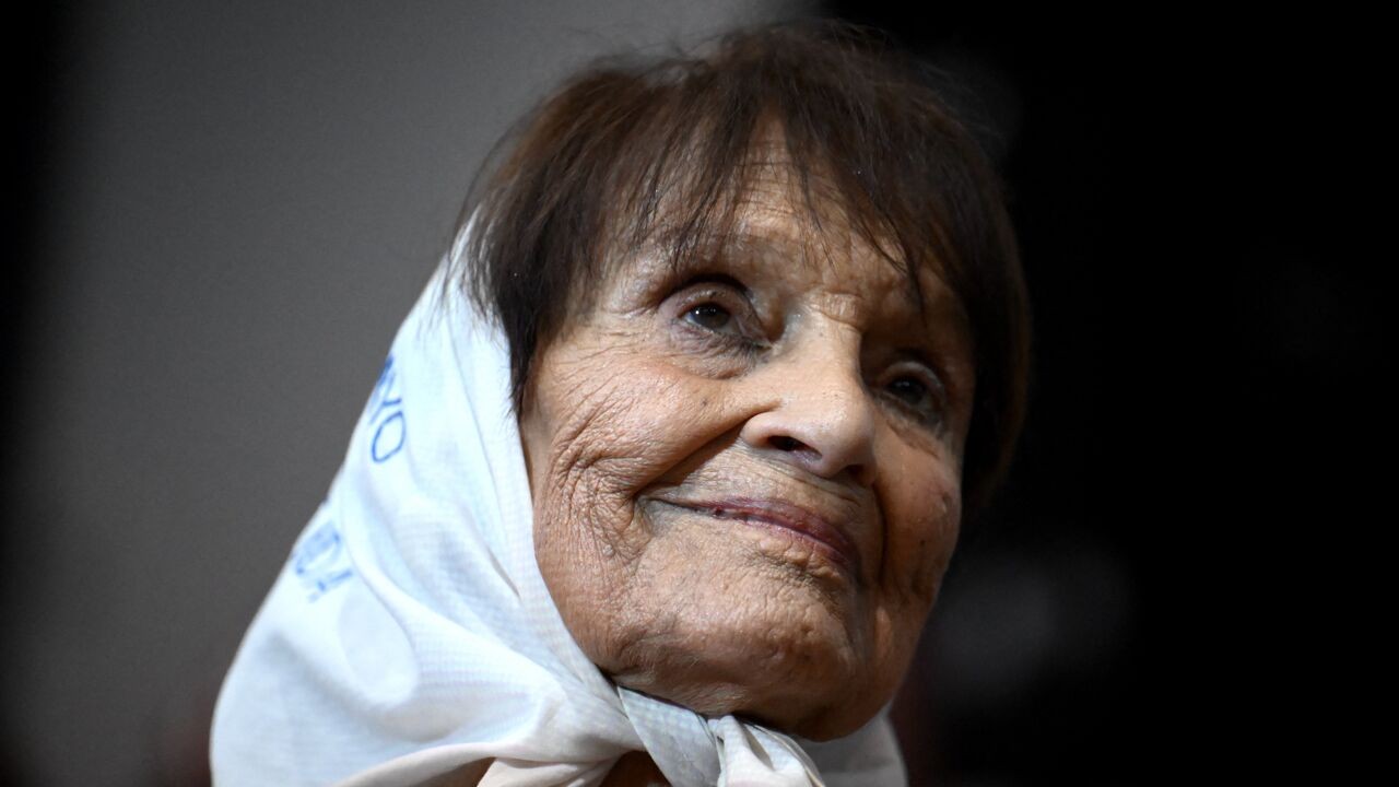 Taty Almeida (95) overleden, boegbeeld voor verdwenen slachtoffers van de Argentijnse dictatuur