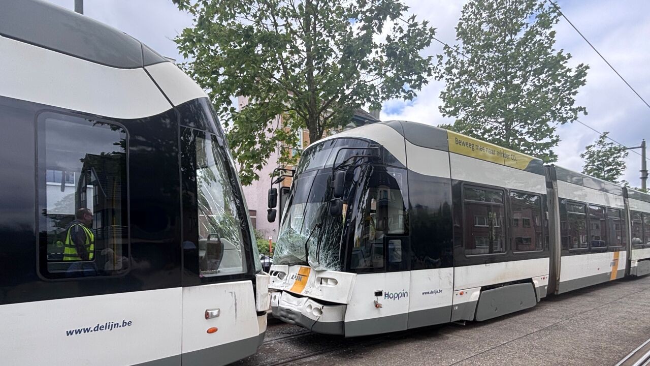 2 zwaargewonden en 7 lichtgewonden bij aanrijding tussen 2 trams in Mortsel