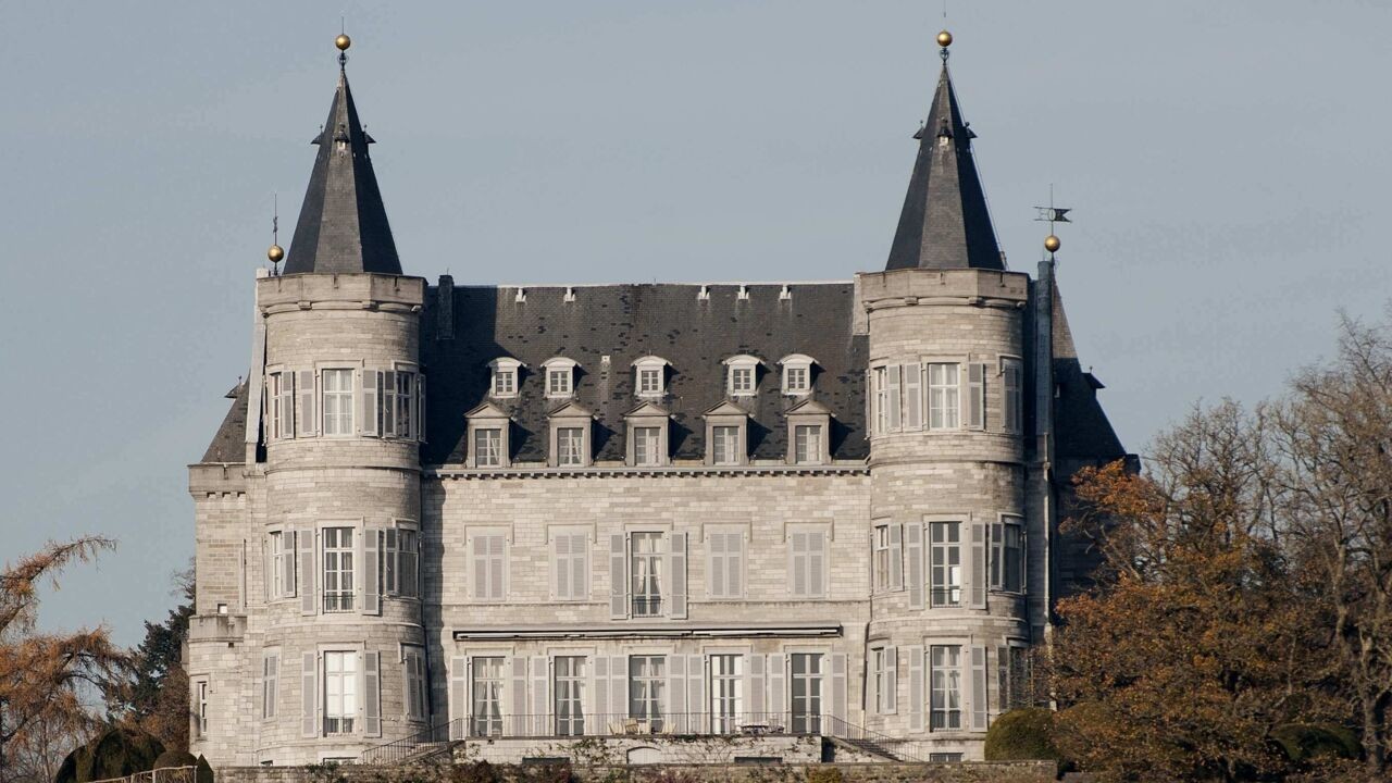 Hier logeert straks Japans keizerlijk koppel: maak kennis met verborgen kasteel van koning Filip