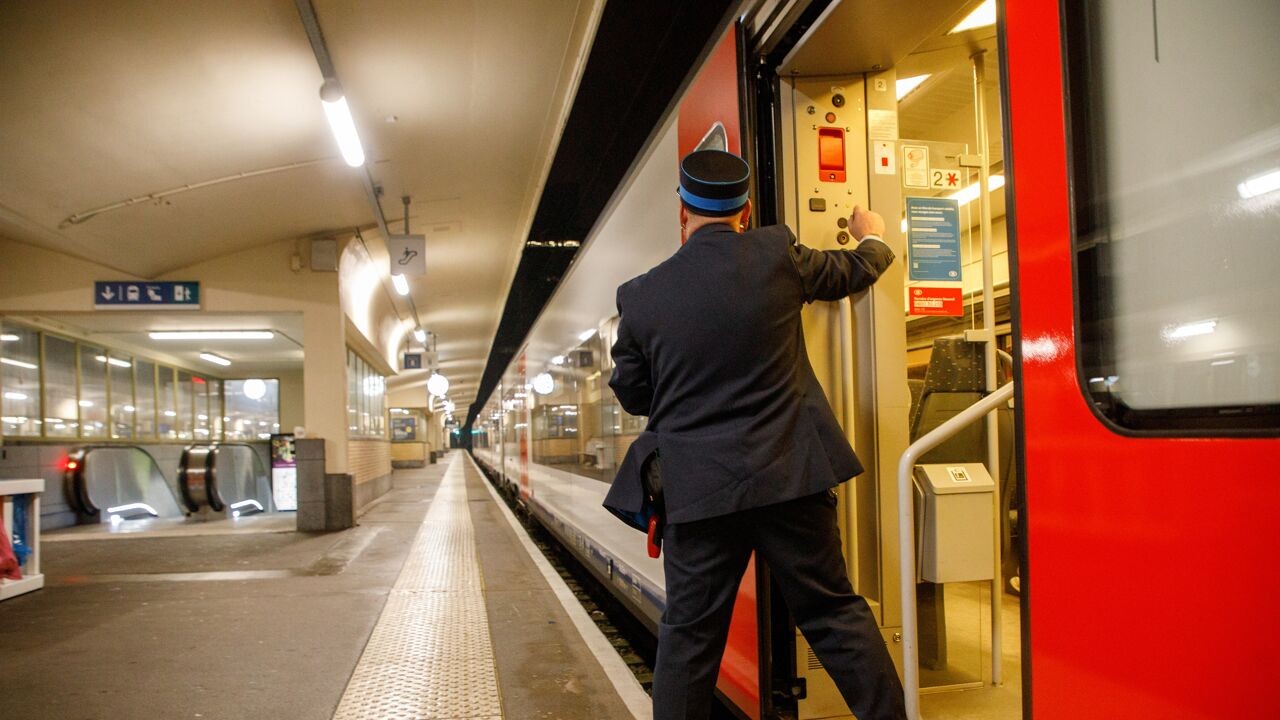 Vaarwel boordtarief: vanaf 1 juli kan je niet langer treinticket aan boord bij treinbegeleider kopen