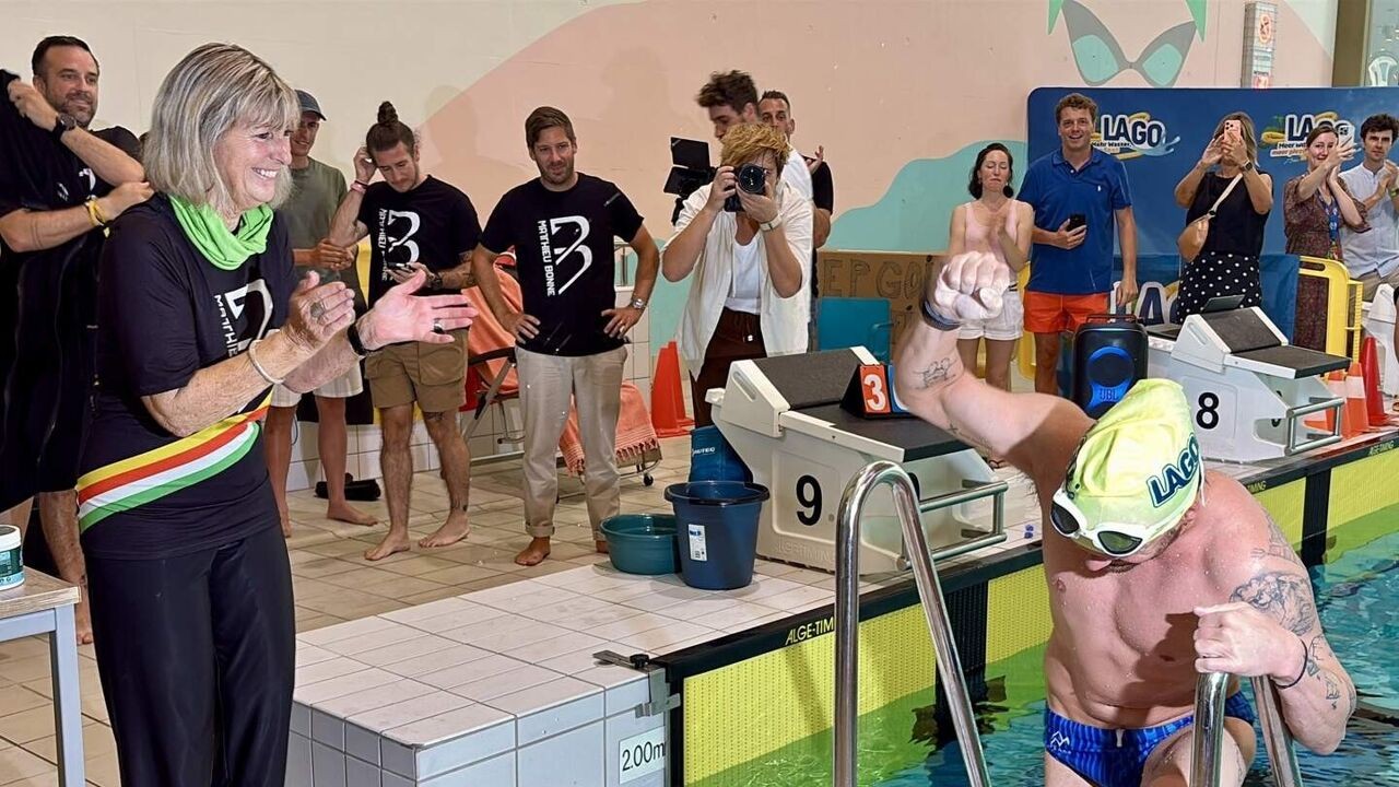 "Zwaarste week van mijn leven": Matthieu Bonne zwemt nieuw wereldrecord van 364 kilometer in 7 dagen