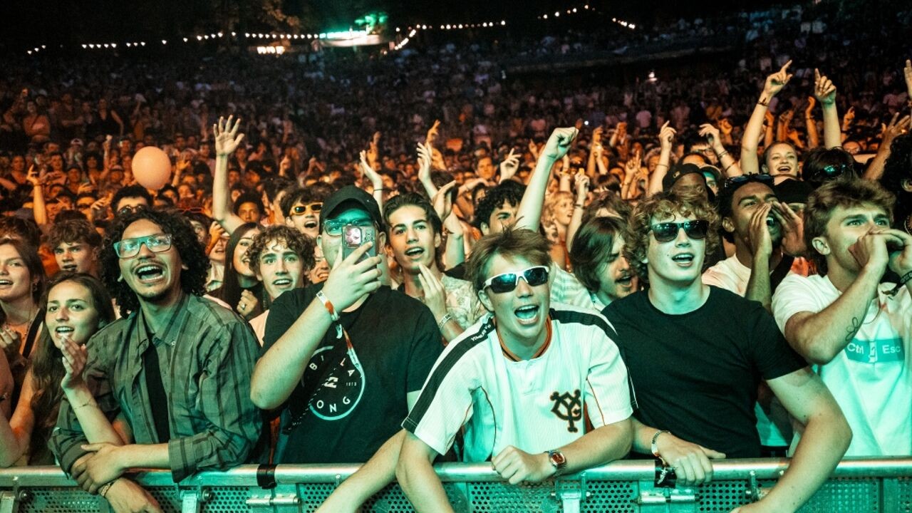 Couleur Café danst de laatste uurtjes in, publiek aan Red Stage kijkt uit naar headliner Skepta