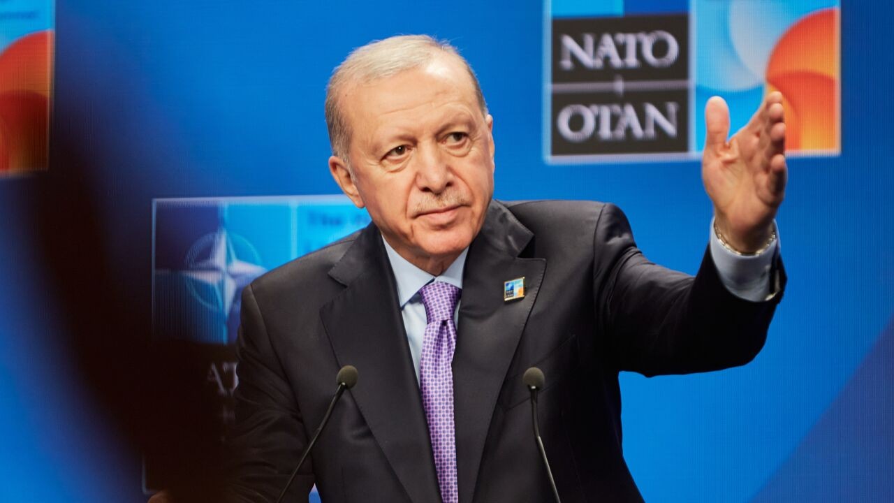 De NAVO en Turkije: een ongemakkelijke relatie die ondanks alles standhoudt