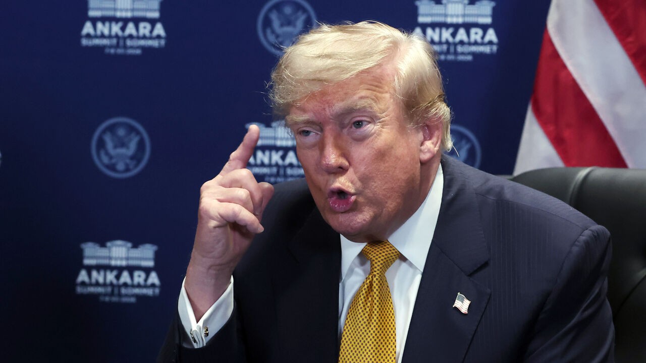 Olieprijzen stijgen verder na bedreigingen van Trump tegen Iran: "We gaan hen hard raken vannacht"