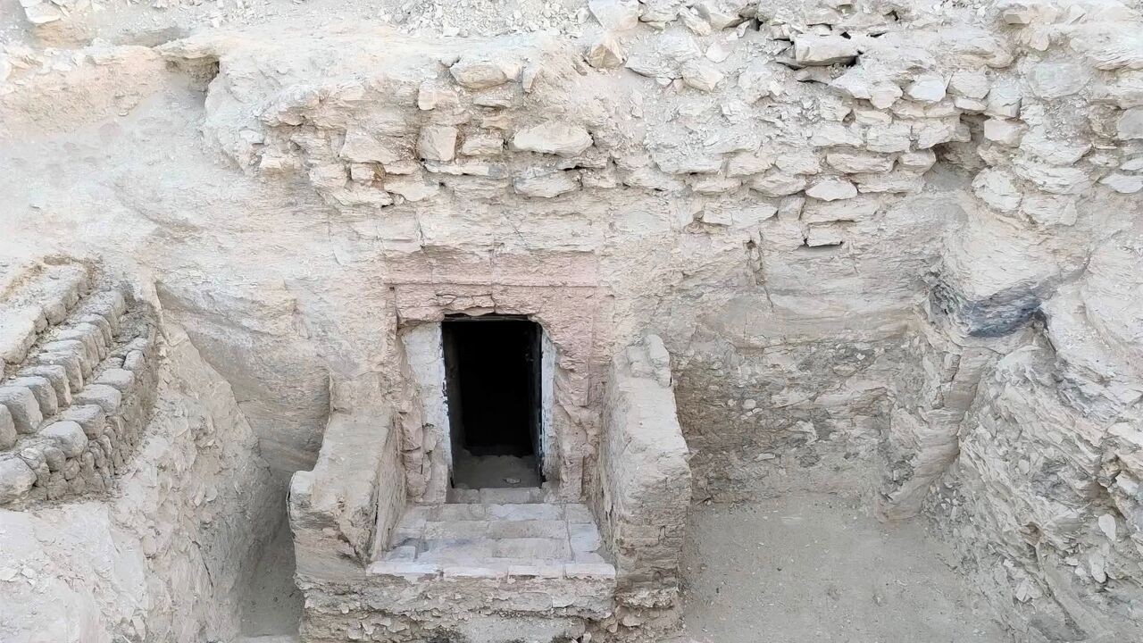 Archeologen uit Nederland ontdekken tombe van 3.000 jaar oud nabij Luxor in Egypte