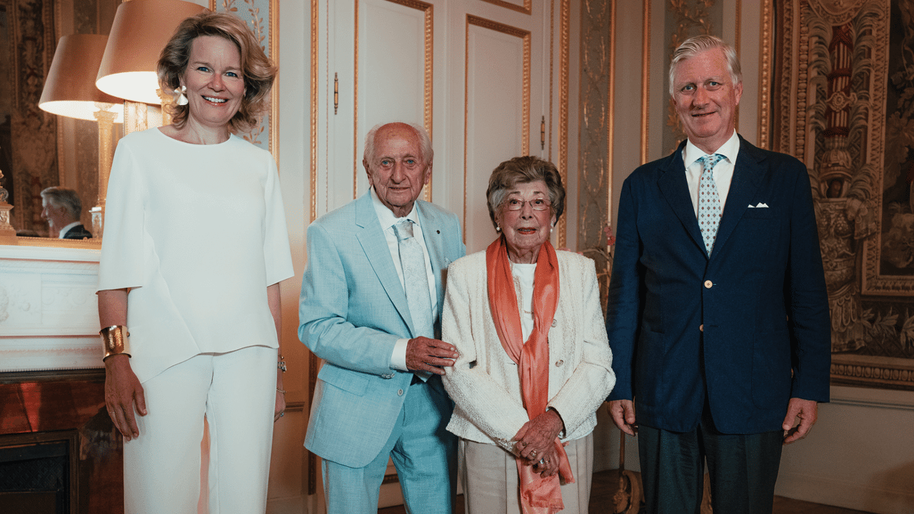 "Proficiat voor uw 100 jaar": koning en koningin ontvangen 'Familie'-acteurs Annie Geeraerts en Ray Verhaeghe