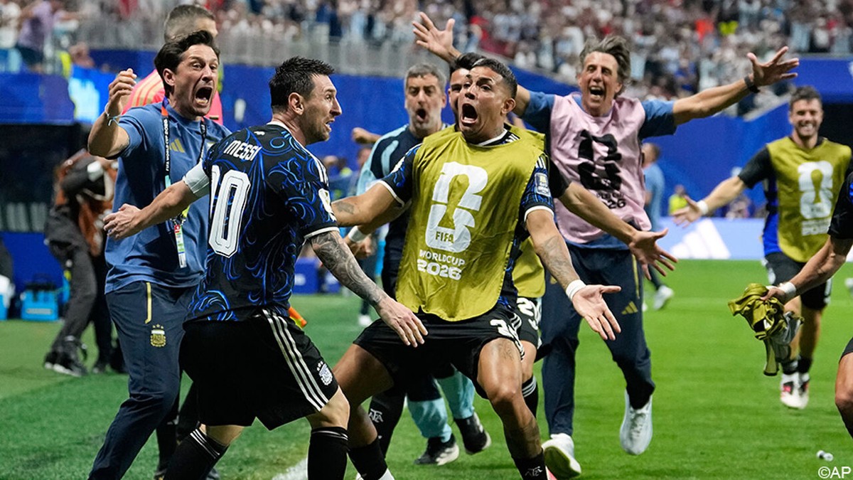 Messi regisseert wéér ontsnappingsact: Argentinië blaast bang Engeland alsnog omver op weg naar nieuwe WK-finale