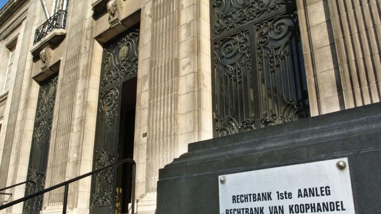 Raadkamer Kortrijk laat verdachten in voorlopige hechtenis vrij: "Als protest tegen gebrekkig gevangenenvervoer"