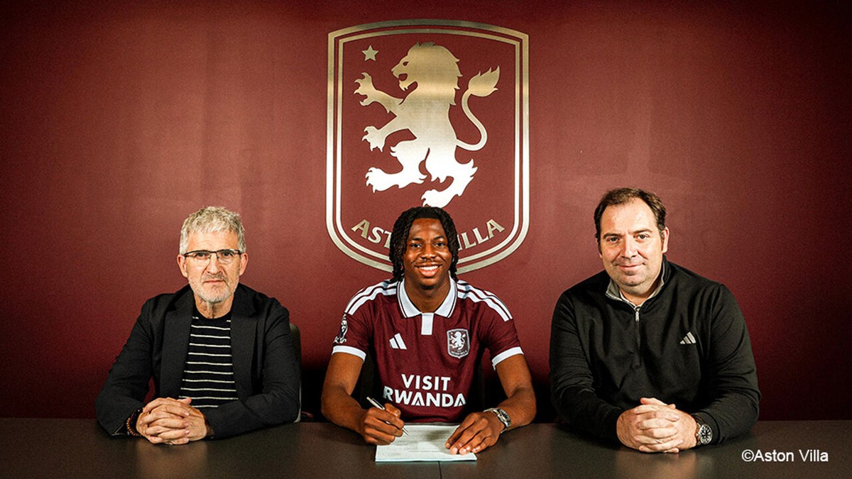 Transfers buitenland: Aston Villa lokt jonge WK-revelatie Manzambi naar Engeland