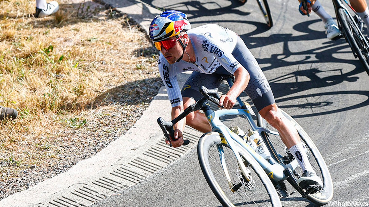 Klassementen na de 13e etappe in de Tour: aanvaller Tom Pidcock springt naar de 4e plek