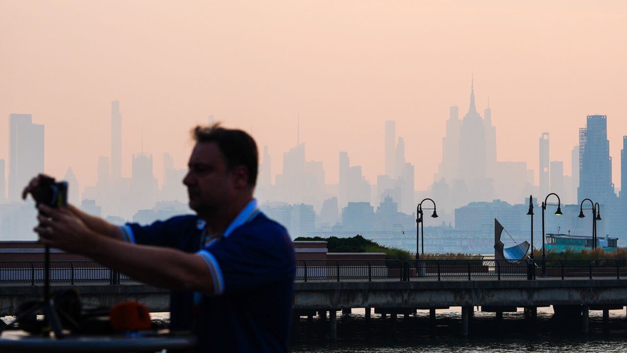 Smog van bosbranden en nu ook onweer en overstromingen in New York, maar WK-finale lijkt niet in gevaar