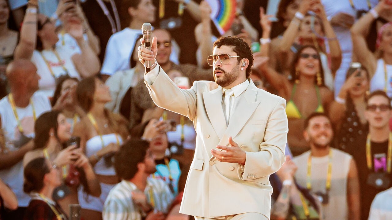 Bijna 20 miljard Spotify-streams en Trump-criticus: dit moet je weten over Bad Bunny