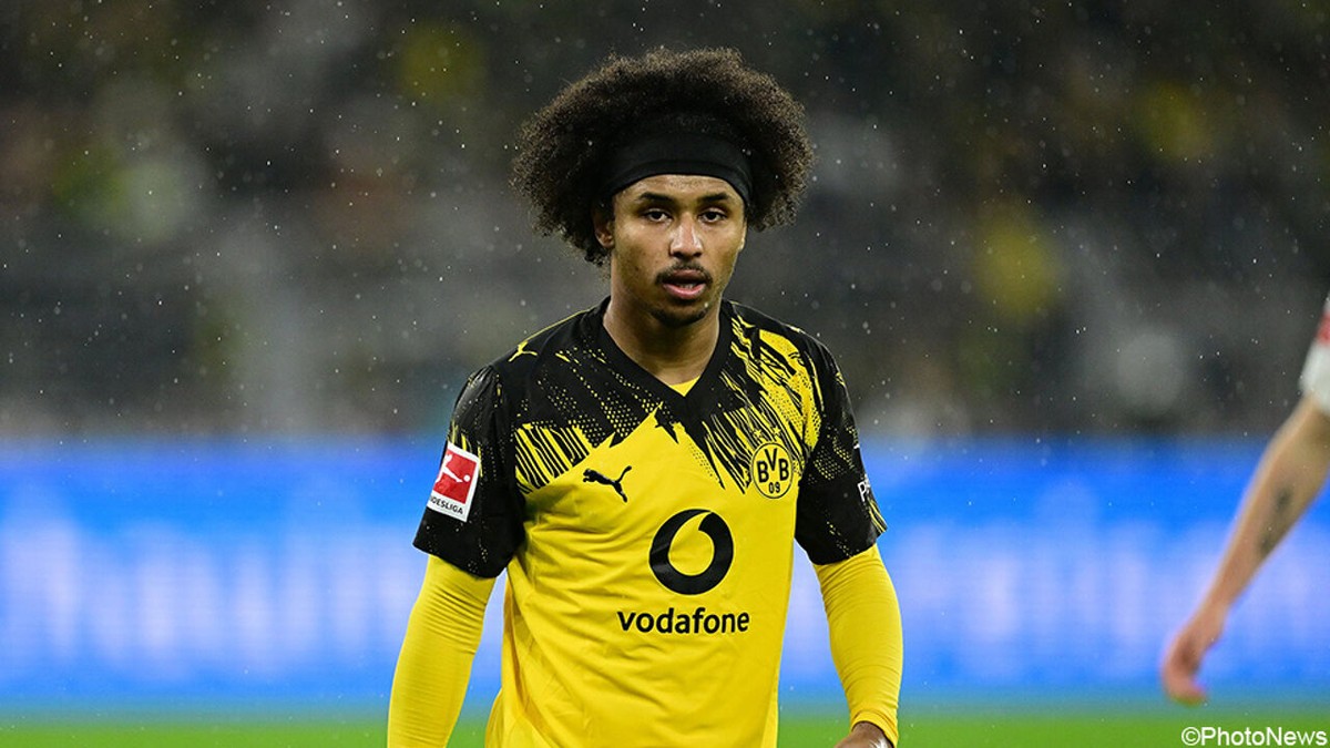 Transfers buitenland: Barcelona versterkt zich met Duitse snelheidsduivel Karim Adeyemi
