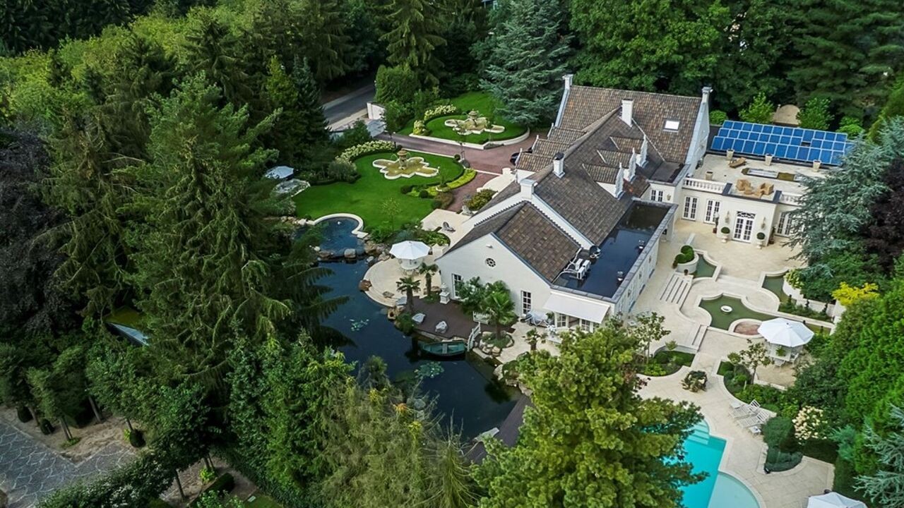 Man (75) aangehouden voor moord op zijn vriendin in luxueuze villa in Maasmechelen