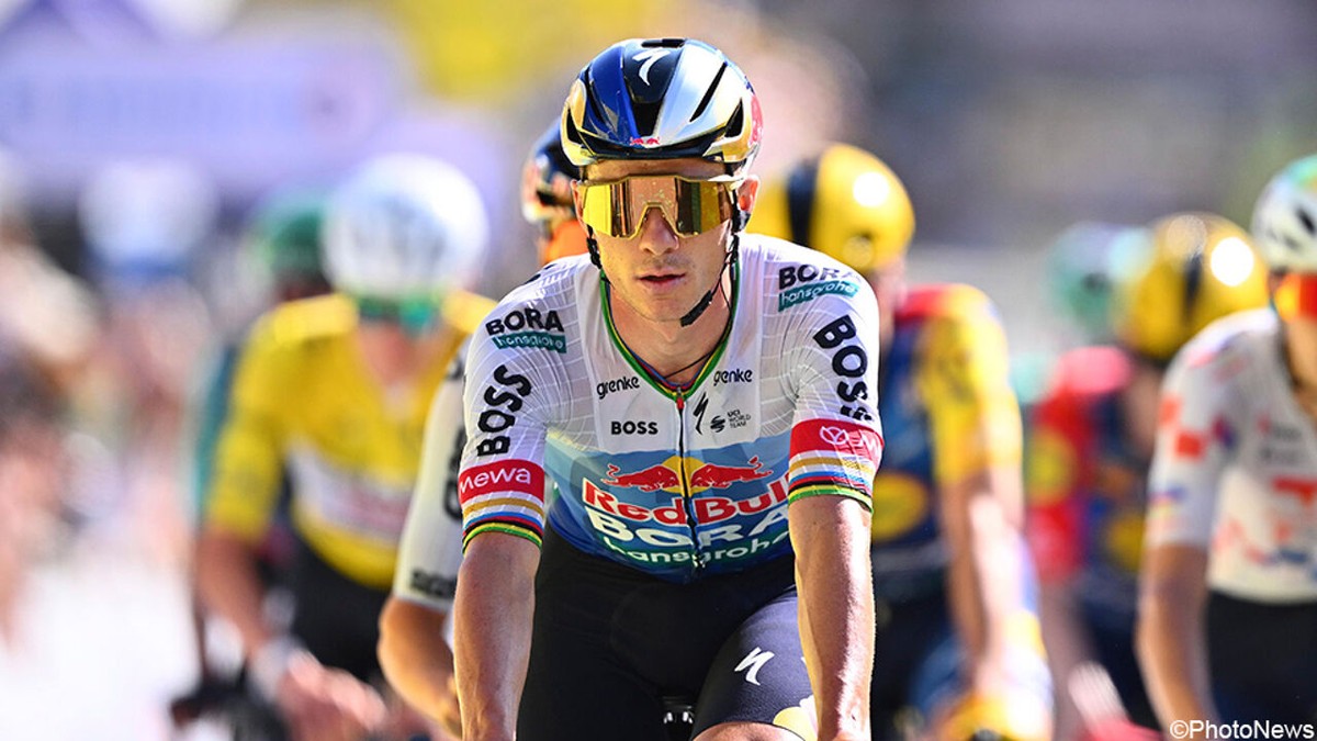 Biedt de malaise bij UAE kansen voor Remco Evenepoel: "Ga geen zotte risico's nemen om zo 2e plaats in gevaar te brengen"
