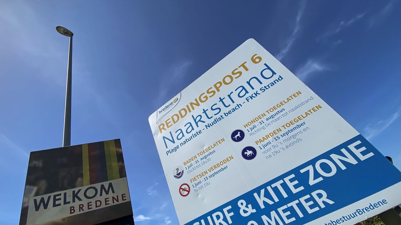 Extra politiecontroles bij naaktstrand Bredene: "We zien steeds meer seksuele overtredingen"