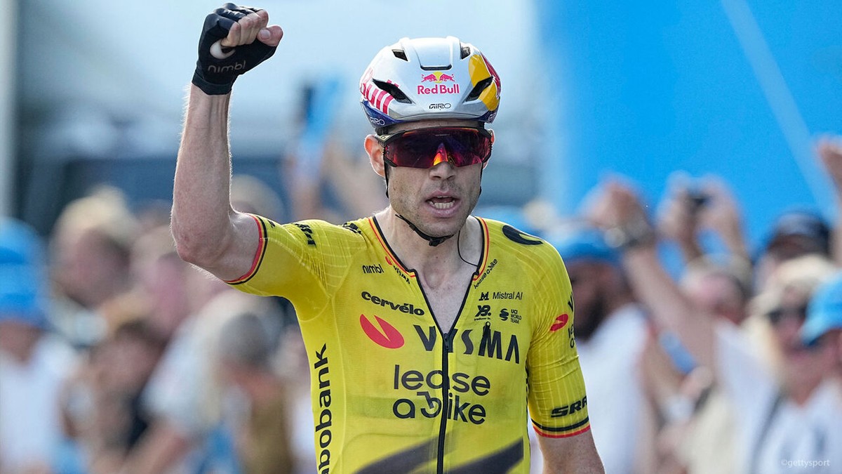 Hij is helemaal terug: Wout van Aert knalt meteen naar de zege in de openingsrit in Denemarken