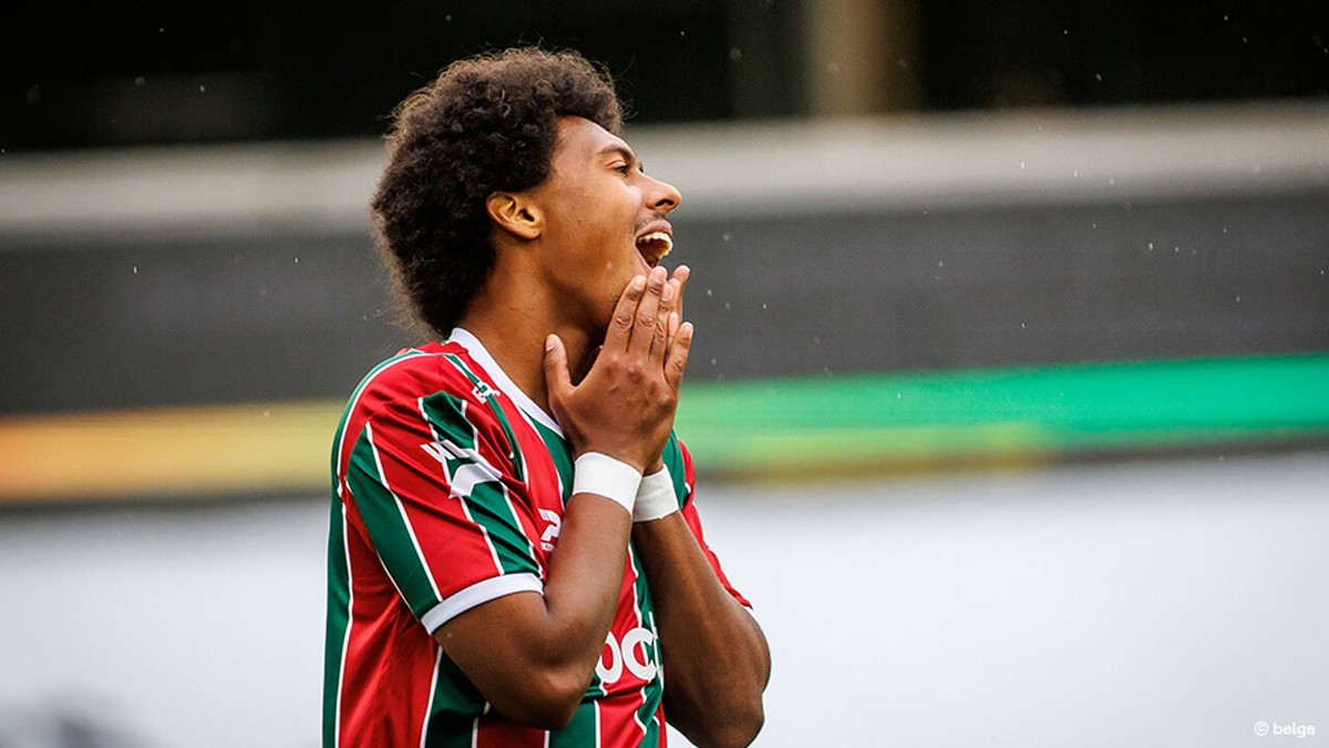 LIVE: Zulte Waregem tot twee keer toe dicht bij de gelijkmaker, Racing Genk kan krappe marge niet uitdiepen