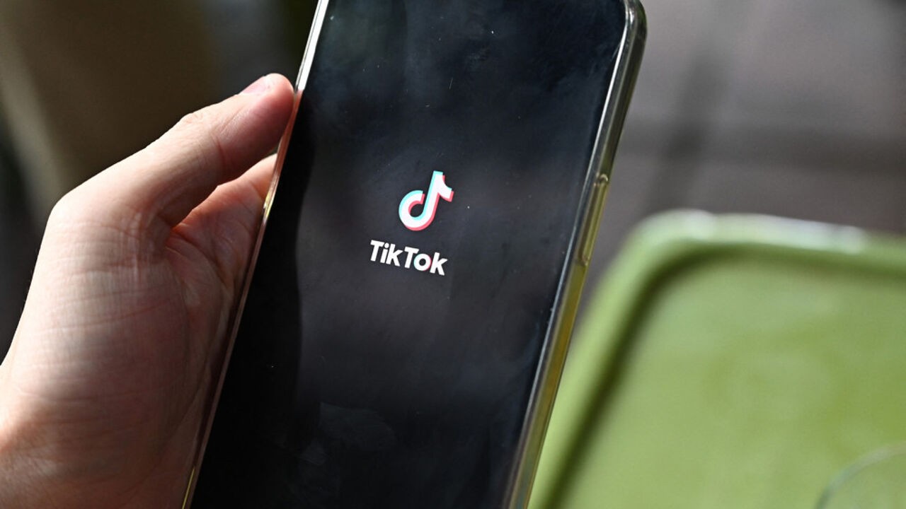 "Take it down!": Britse regering eist dat TikTok video's met gevaarlijk rijgedrag verwijdert