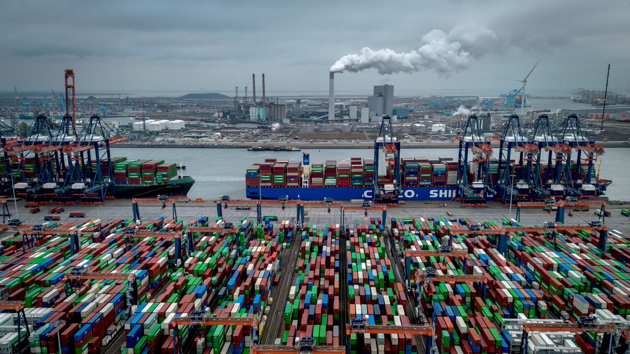 Dode en verschillende gewonden bij explosie in haven van Rotterdam