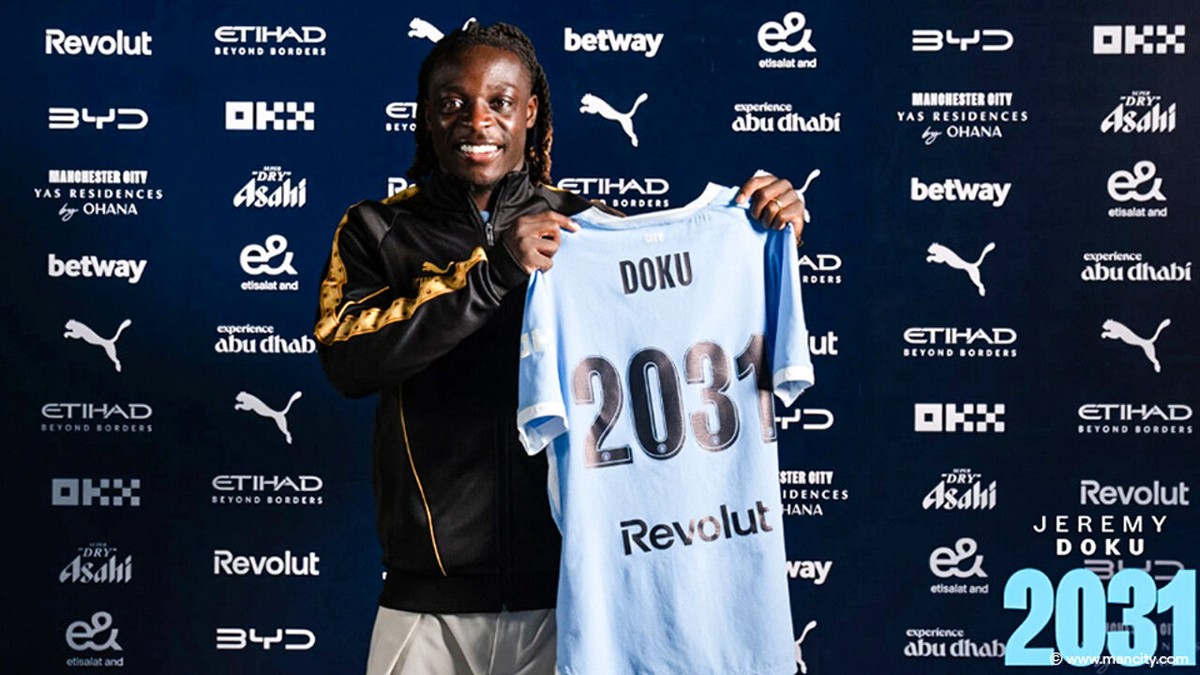 Manchester City bindt Jeremy Doku tot 2031 aan zich: "Een enorm talent dat nog zal blijven verbeteren"
