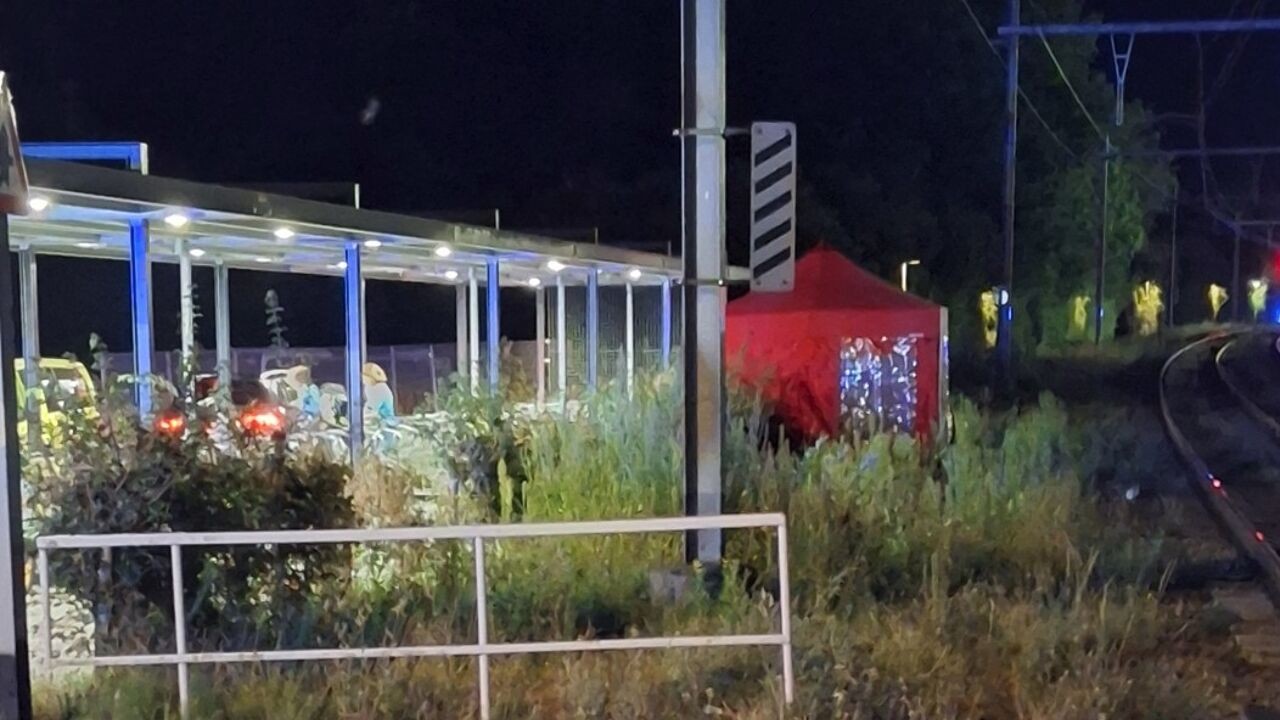Jonge vrouw (19) komt om het leven na oversteken van sporen in Wijgmaal