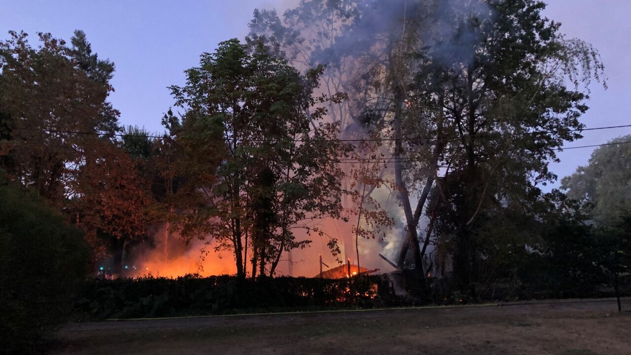 Lichaam gevonden na zware chaletbrand op camping in Grobbendonk: "Mogelijk brandstichting"