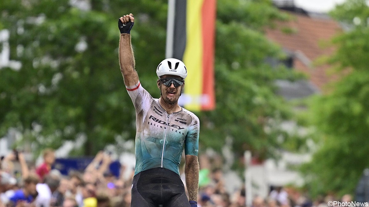 Na krampen in het slot: niet Wout van Aert, maar maatje Daan Soete kroont zich tot Belgisch gravelkampioen