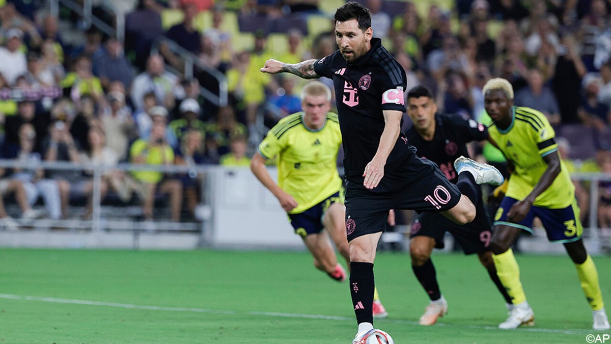 Vanaf de stip lukt het maar niet: Messi mist nu al zijn derde strafschop op een rij
