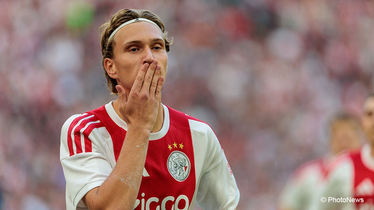 "Dit voelt niet als een afscheid, maar als een tot ooit": Mika Godts zwaait Ajax uit na toptransfer naar PSG