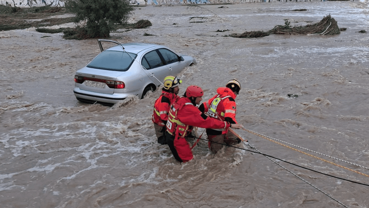 Zeker 7 gewonden na extreme regen aan Costa Dorada in Spanje, 300 mensen geëvacueerd van camping
