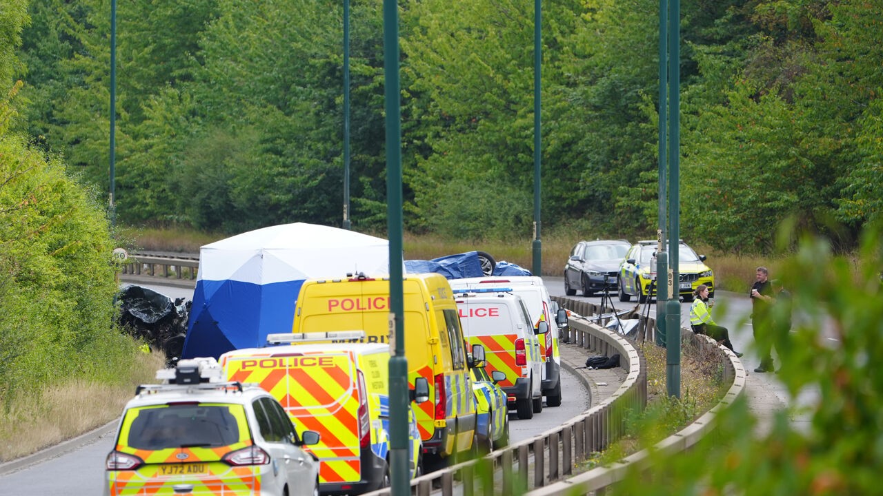 Zeven doden bij zware botsing na politieachtervolging in Engeland