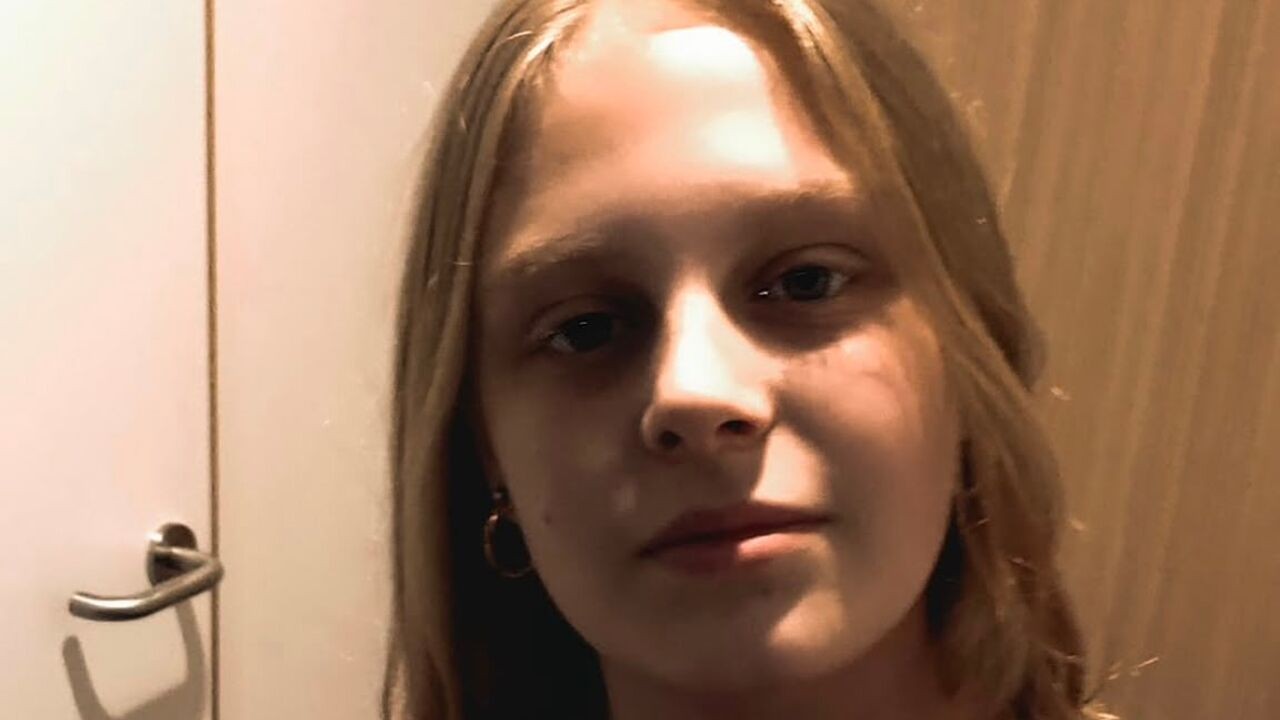 "Ik kan amper koken": Caitlin en Cedric getuigen over hun moeilijke parcours in de jeugdhulp
