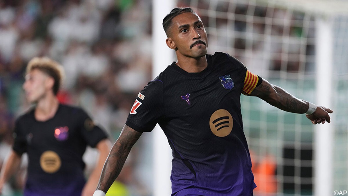 Barcelona begint met een bolwassing van Elche (en 5 goals) aan zijn seizoen