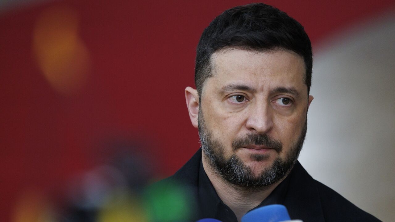 Zelensky: "Verkiezingen zouden tsunami zijn die Oekraïne zou versplinteren"