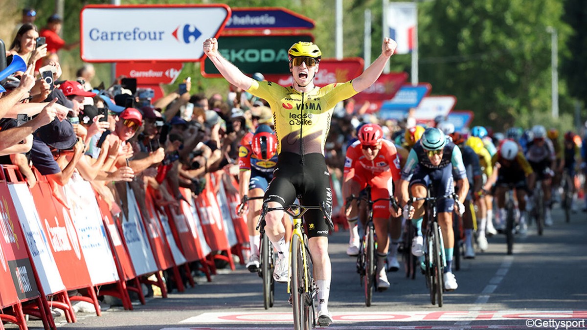 Dan toch feest bij Visma-Lease a Bike! Wout van Aert opent zinderende finale, Matthew Brennan knalt naar eerste ritzege
