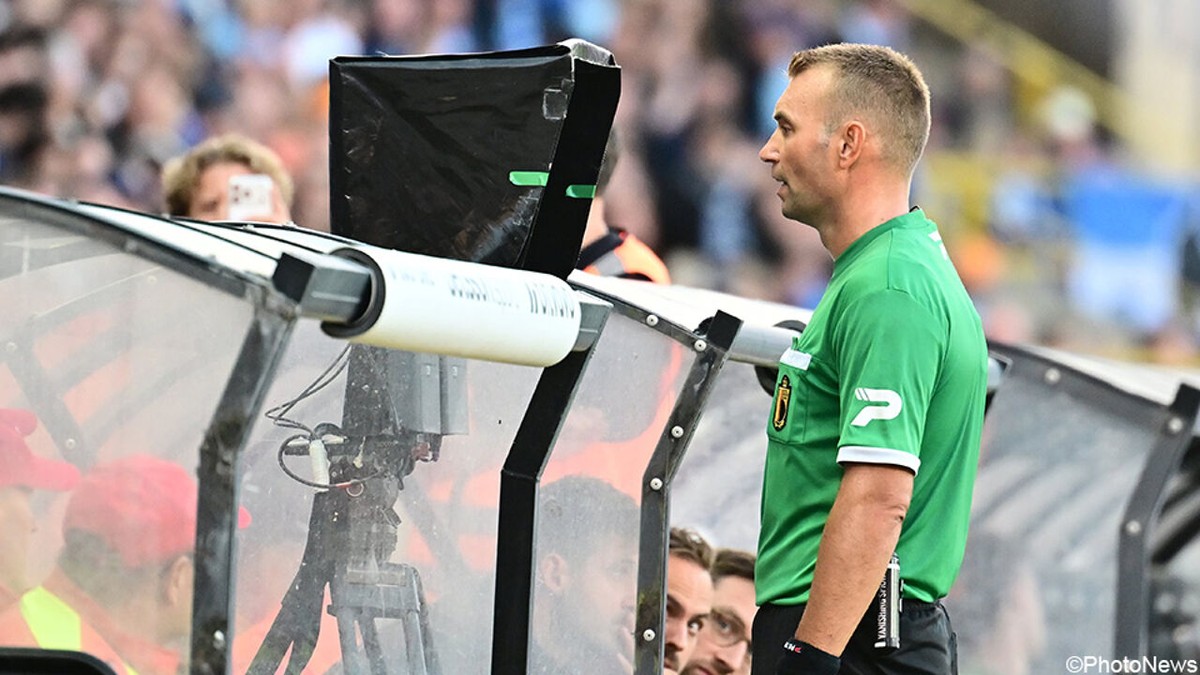 "Dat frustreert me": Lardot geeft zijn kijk op penaltyfase in Brugse derby, die afgekeurd werd door "te ijverige" VAR