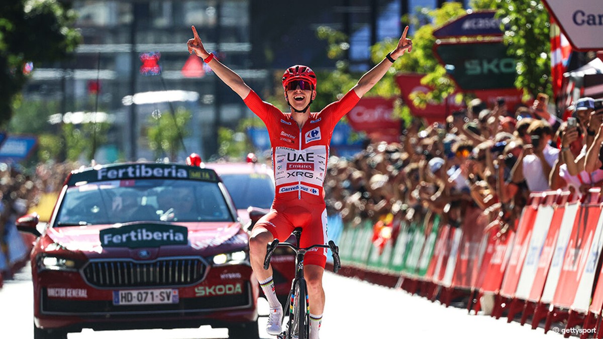 Met een solo van 50 kilometer: Tadej Pogacar blaast tegenstand weg in Andorra, Jarno Widar wordt knap 2e