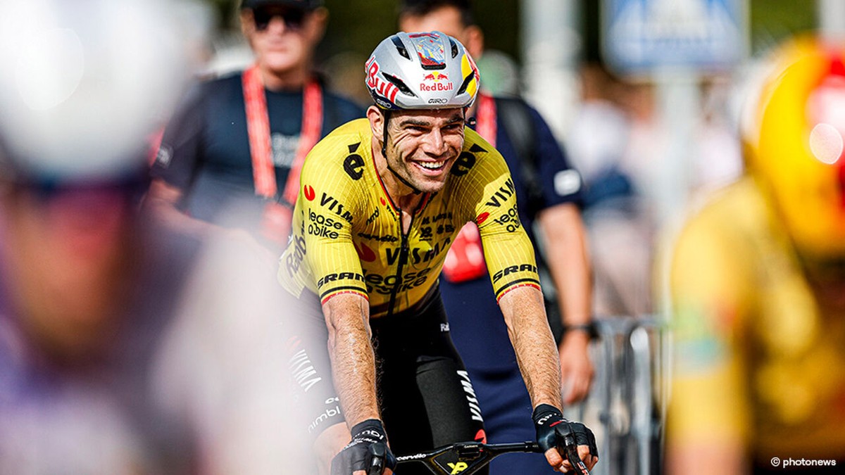 "Ik ben niet zoals Pogacar": Wout van Aert doet opvallende oproep over verloren zonnebril na perfecte lead-out