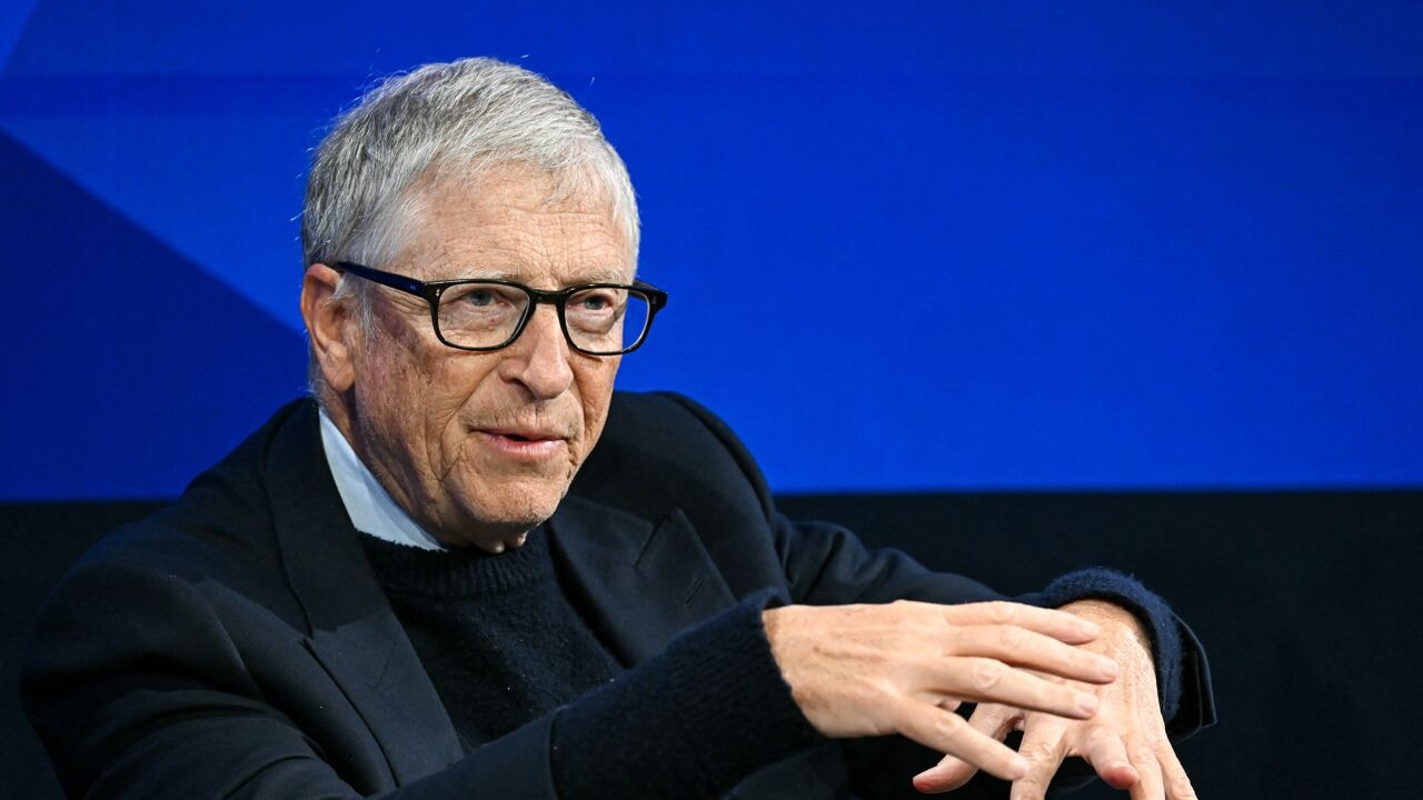 Bill Gates waarschuwt: "AI kan miljard doden veroorzaken als regelgeving uitblijft"